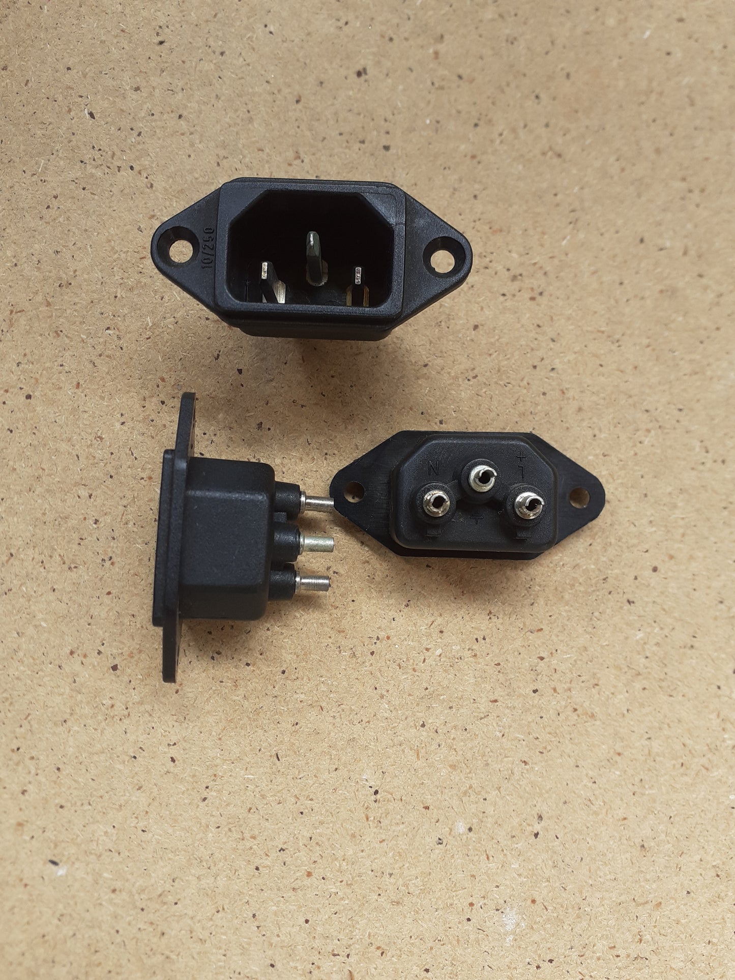 Tomada Steck S-1329 C14
