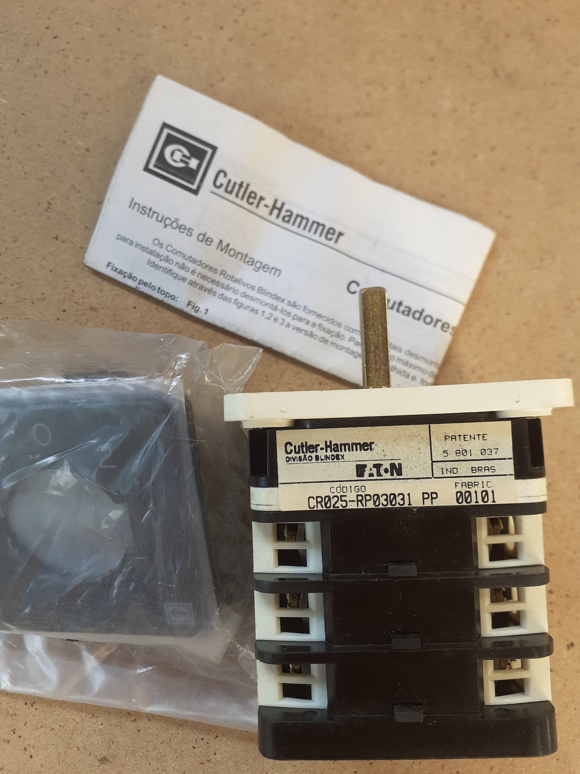 Comutadora Cutler-Hammer CR025-RP03031PP