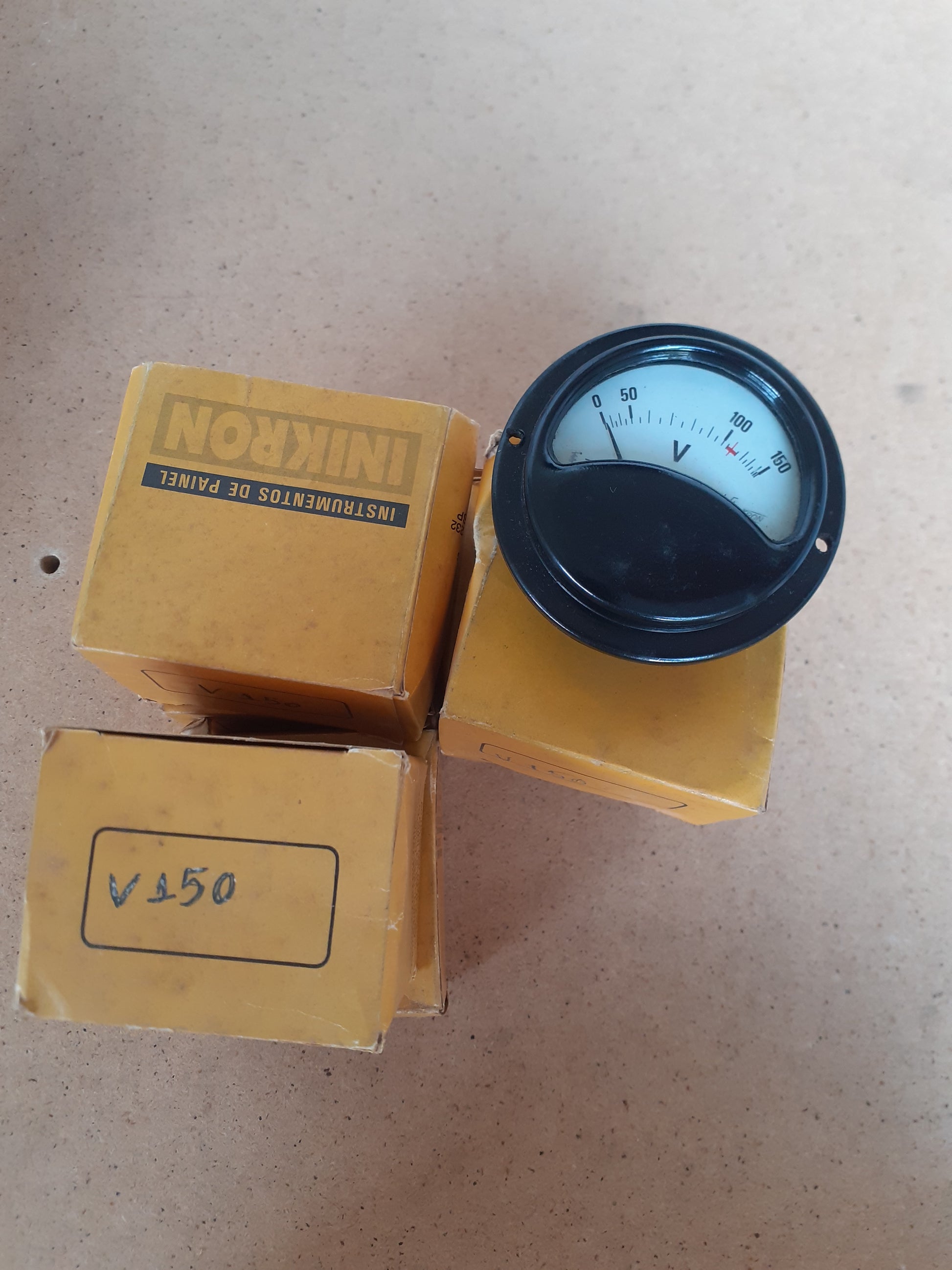 Voltimetro Kron QN65 150V